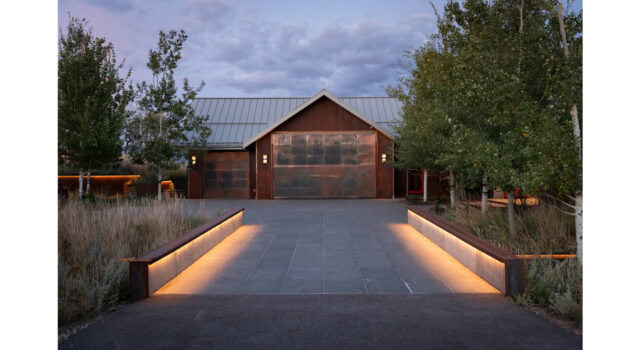 A reconfigured drive and arrival court now align with architectural intent. Framed by steel and stone, the new approach celebrates the site’s geometry and invites a more deliberate threshold between arrival, dwelling, and restored high-desert terrain.